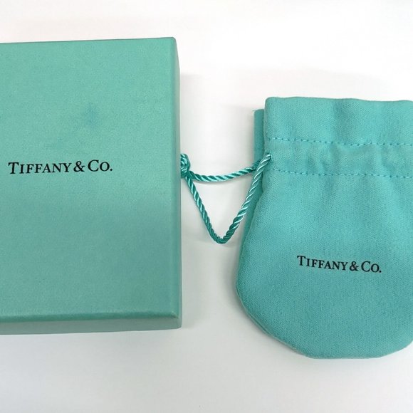 TIFFANY 18k Gold Heart Necklace - Picture 10 of 10